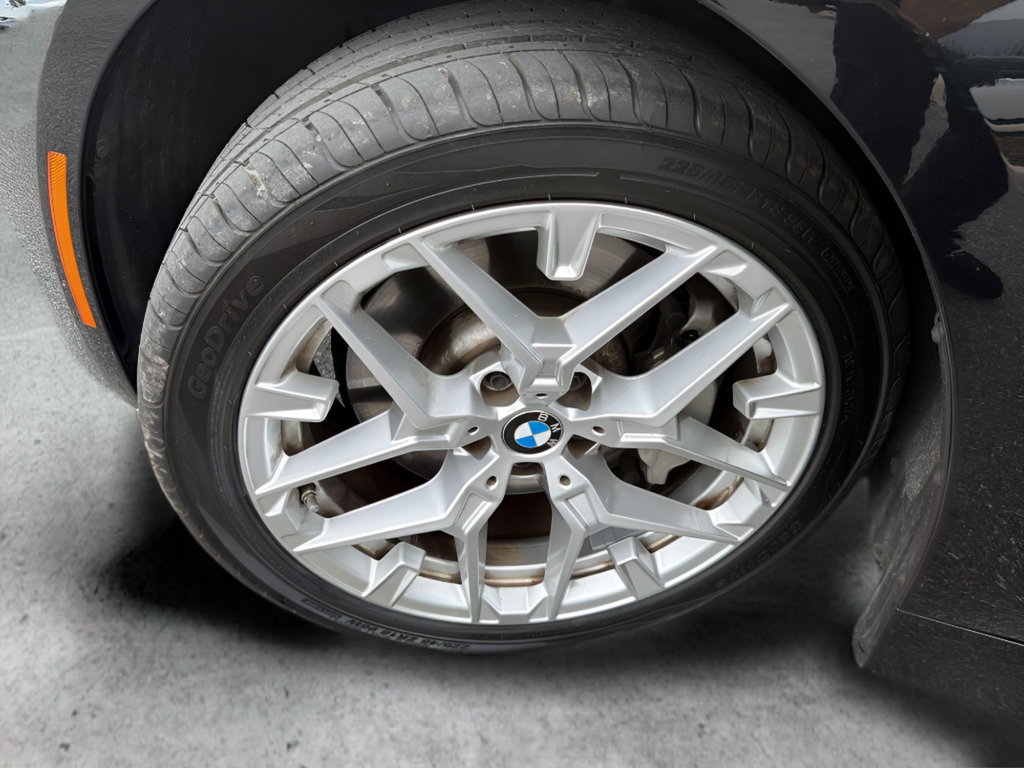 Used 2025 Black BMW 330i image 46