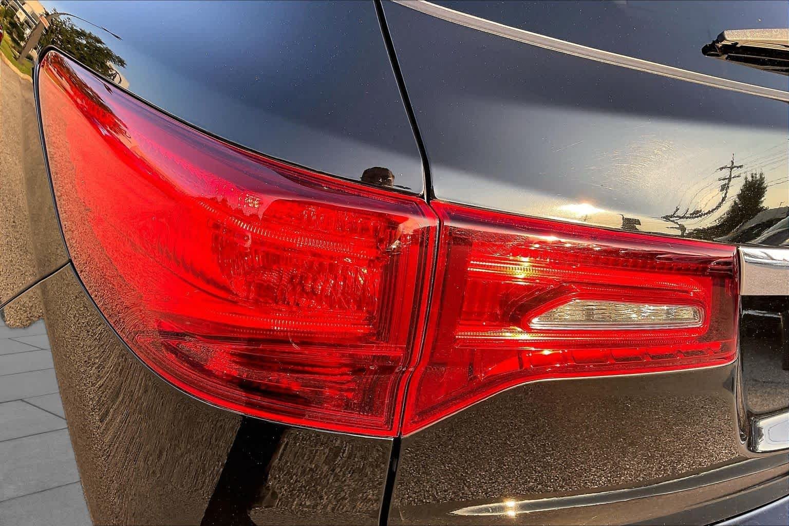 Used 2015 Crystal Black Pearl Acura  image 27