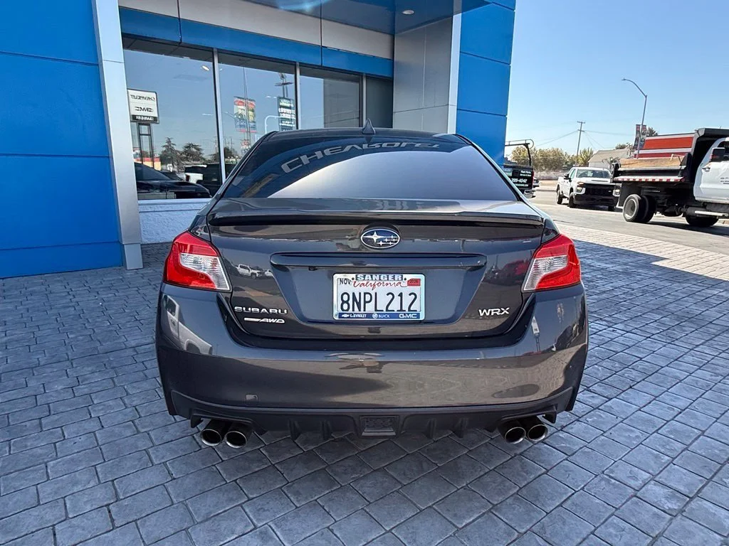 Used 2017 Gray Subaru Premium image 9