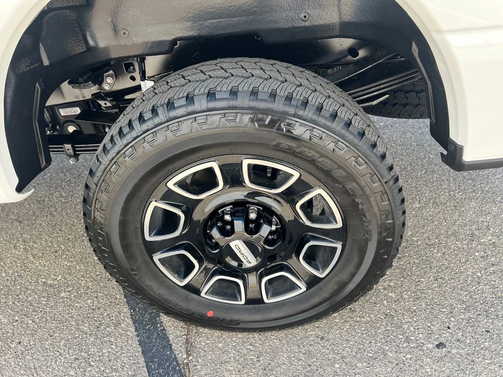 New 2026 Star White Metallic Tri-Coat Ford F-250® Platinum® image 31