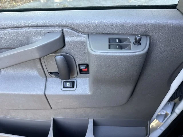 Used 2025 White Chevrolet LT image 26