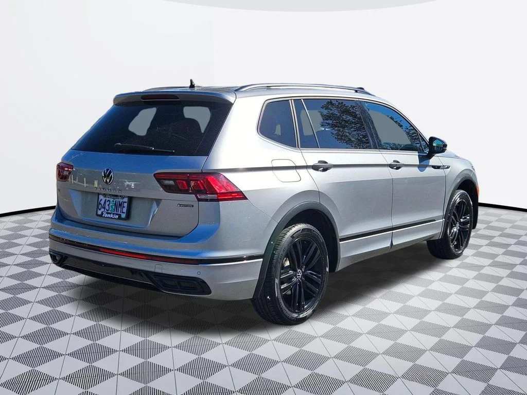 Used 2022 Silver Volkswagen 2.0T SE R-Line Black image 6
