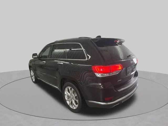 Used 2020 Diamond Black Crystal Pearlcoat Jeep Summit image 8