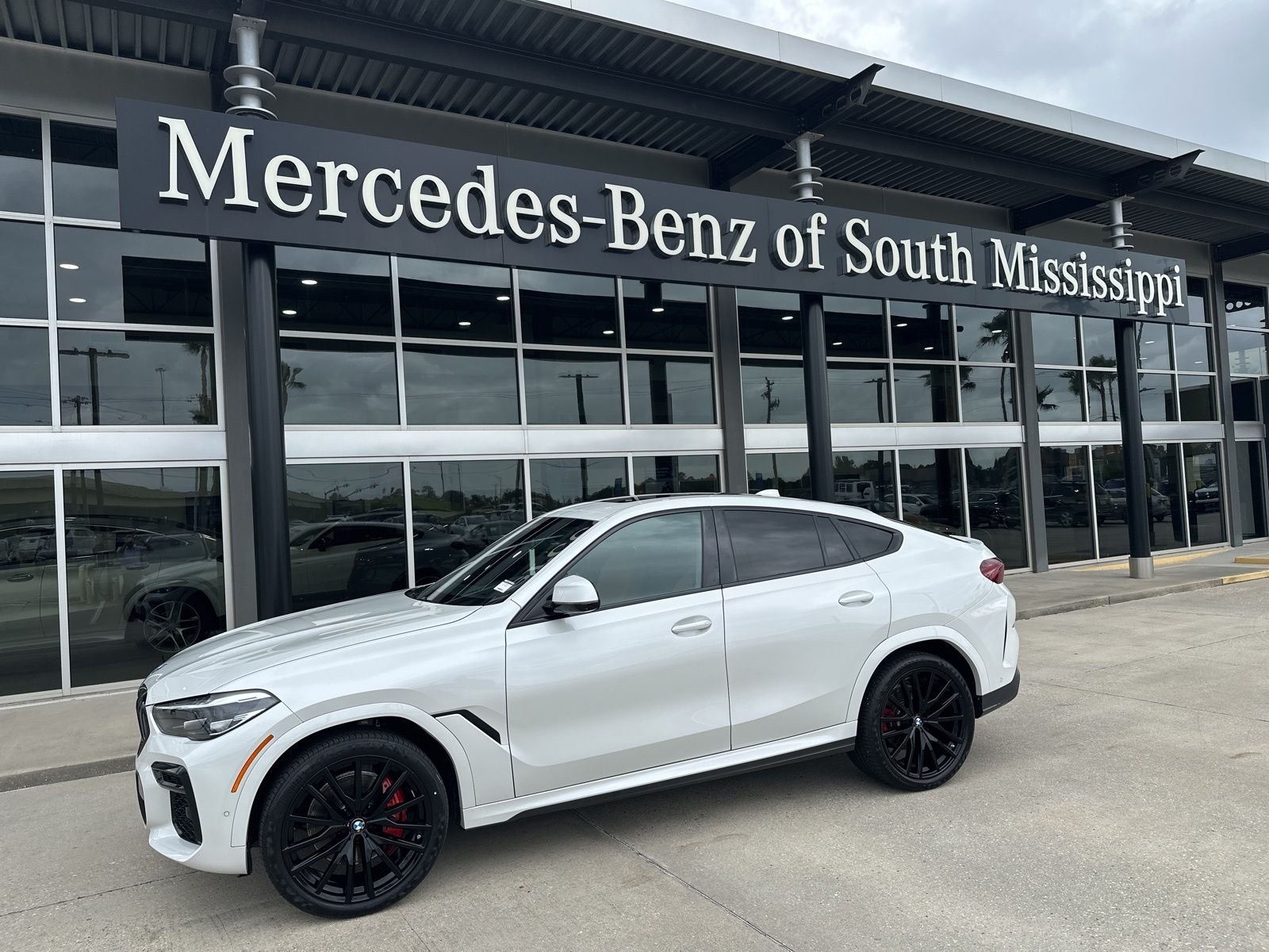 2023 BMW X6 xDrive40i's photo