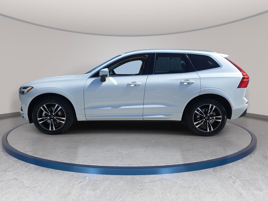 Used 2020 White Volvo T5 Momentum image 9