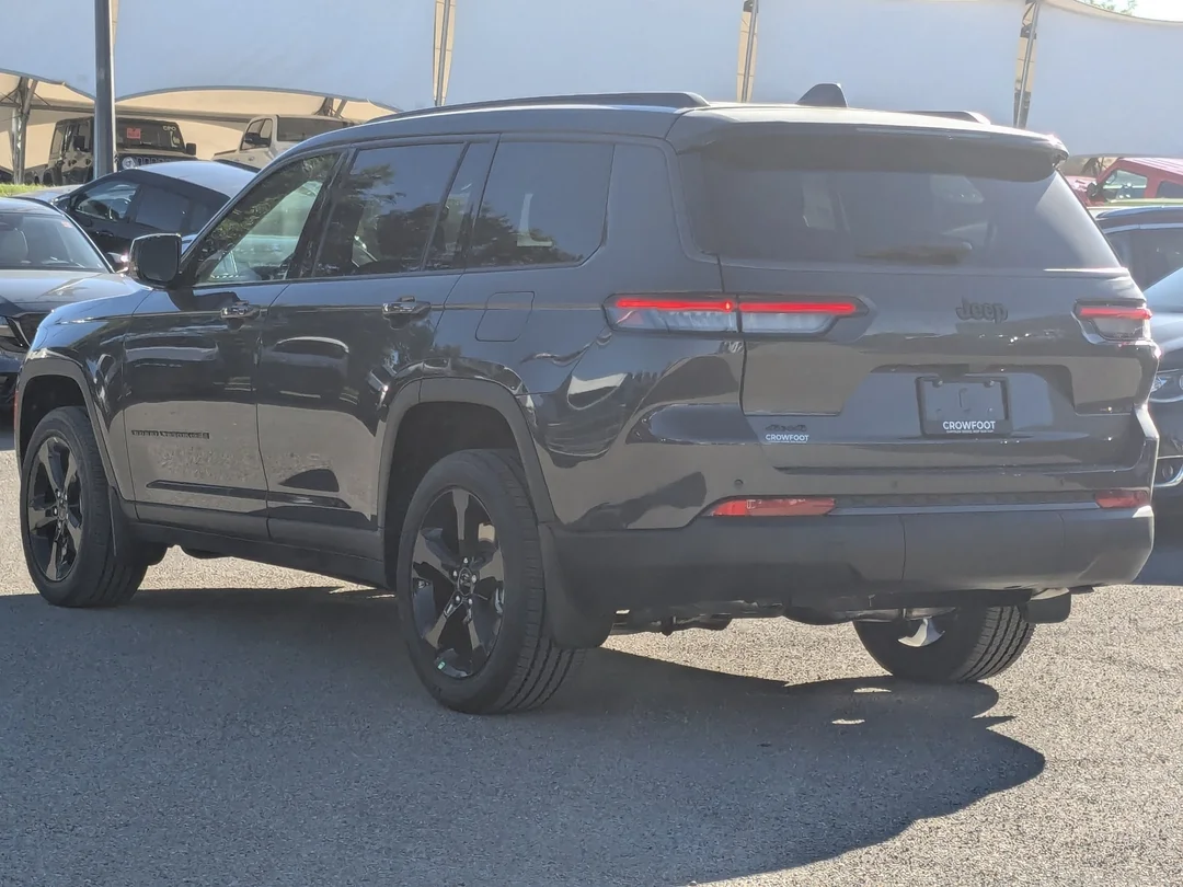 New 2026 Grey Jeep Altitude - - 4x4 - 20 Gloss Black Wheels - Remote Start - Capri Leatherette & More! image 6