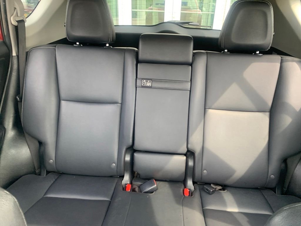Used 2018 Red Toyota Limited image 29