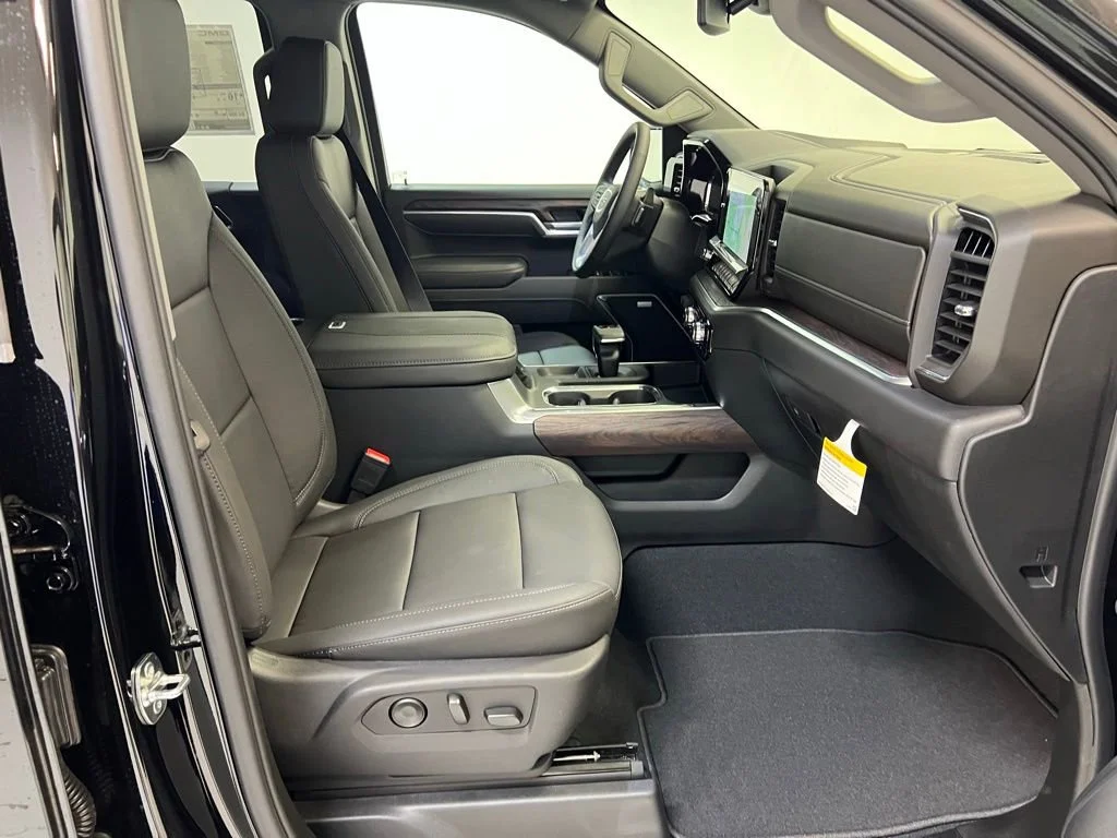 New 2026 Onyx Black GMC SLT image 30
