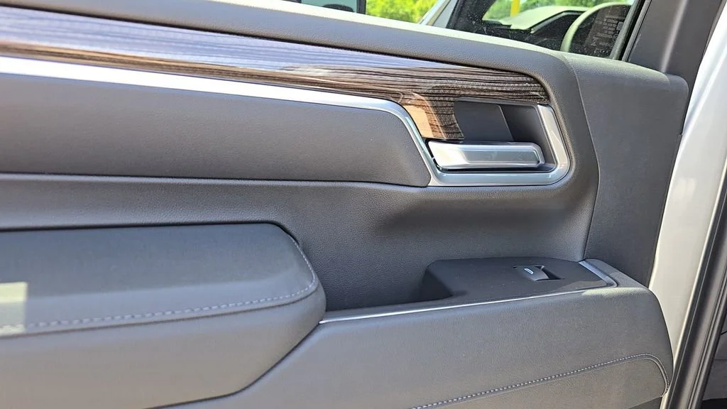 New 2026 Sterling Gray Metallic Chevrolet LT image 25