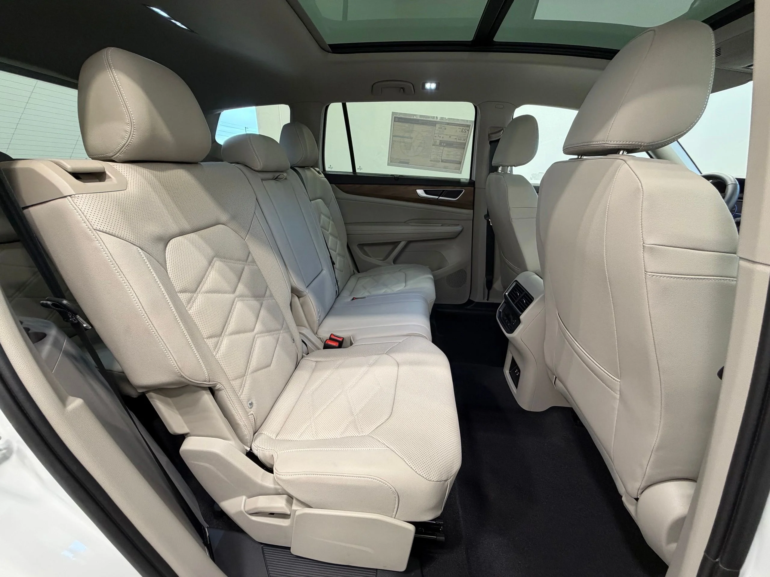 New 2026 White Volkswagen 2.0T SE w/Technology image 29