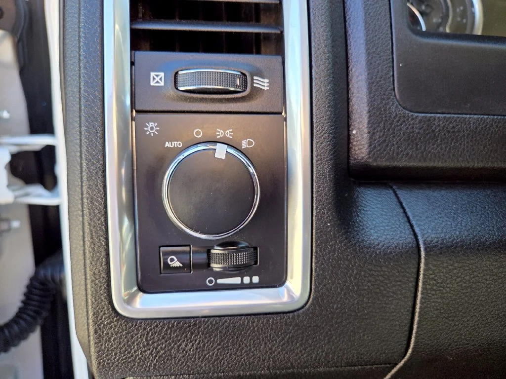 Used 2023 White Ram SLT image 12
