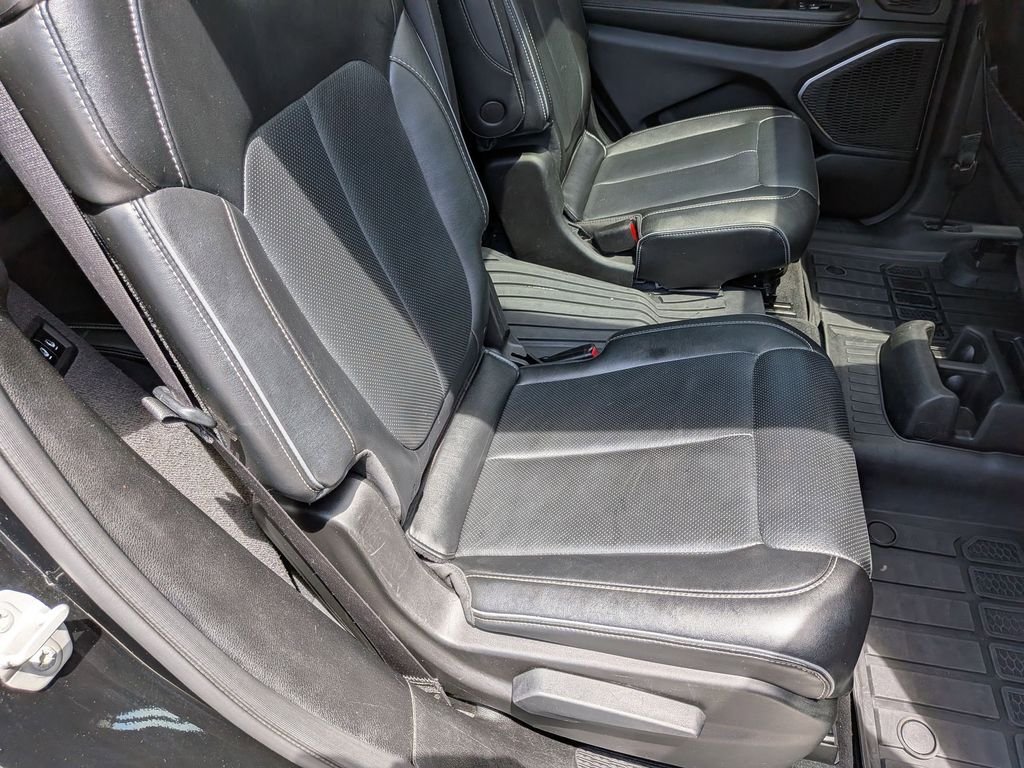 Used 2023 Black Jeep Overland image 31