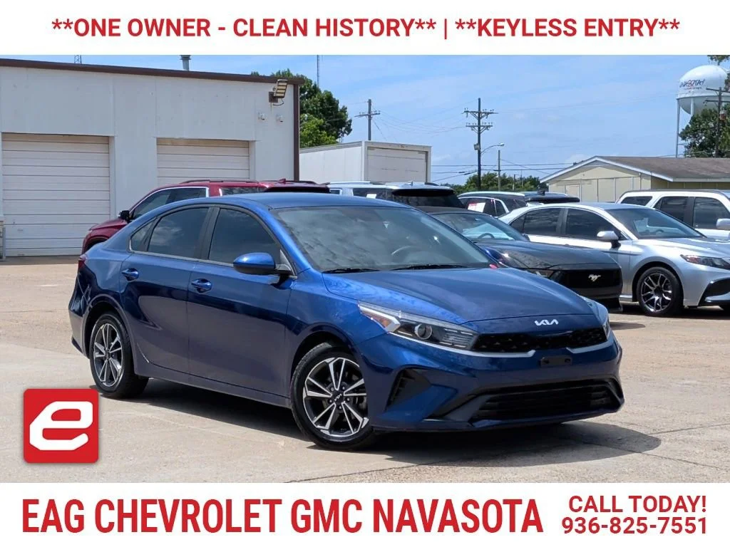 2022 Kia Forte LXS AT's photo