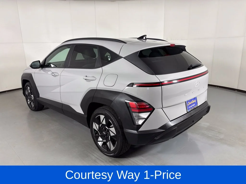 Used 2025 Gray Hyundai SEL image 8