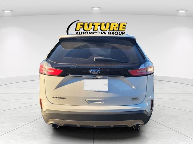 Used 2019 White Ford SEL image 4