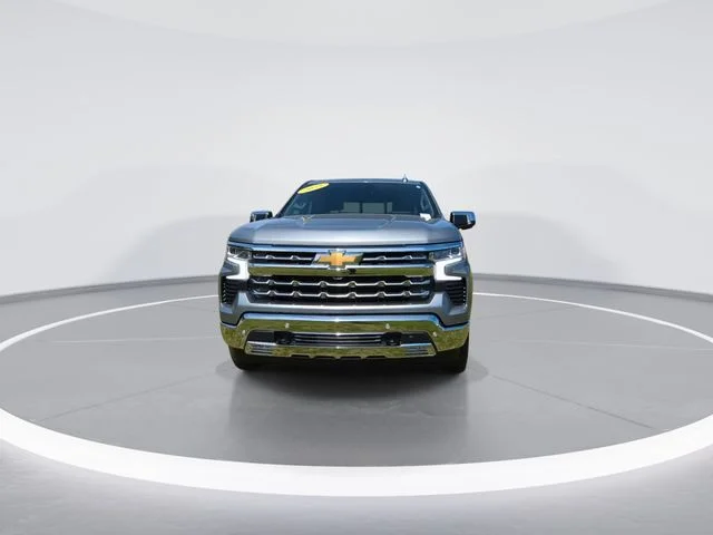 Used 2025 Gray Chevrolet LTZ image 3