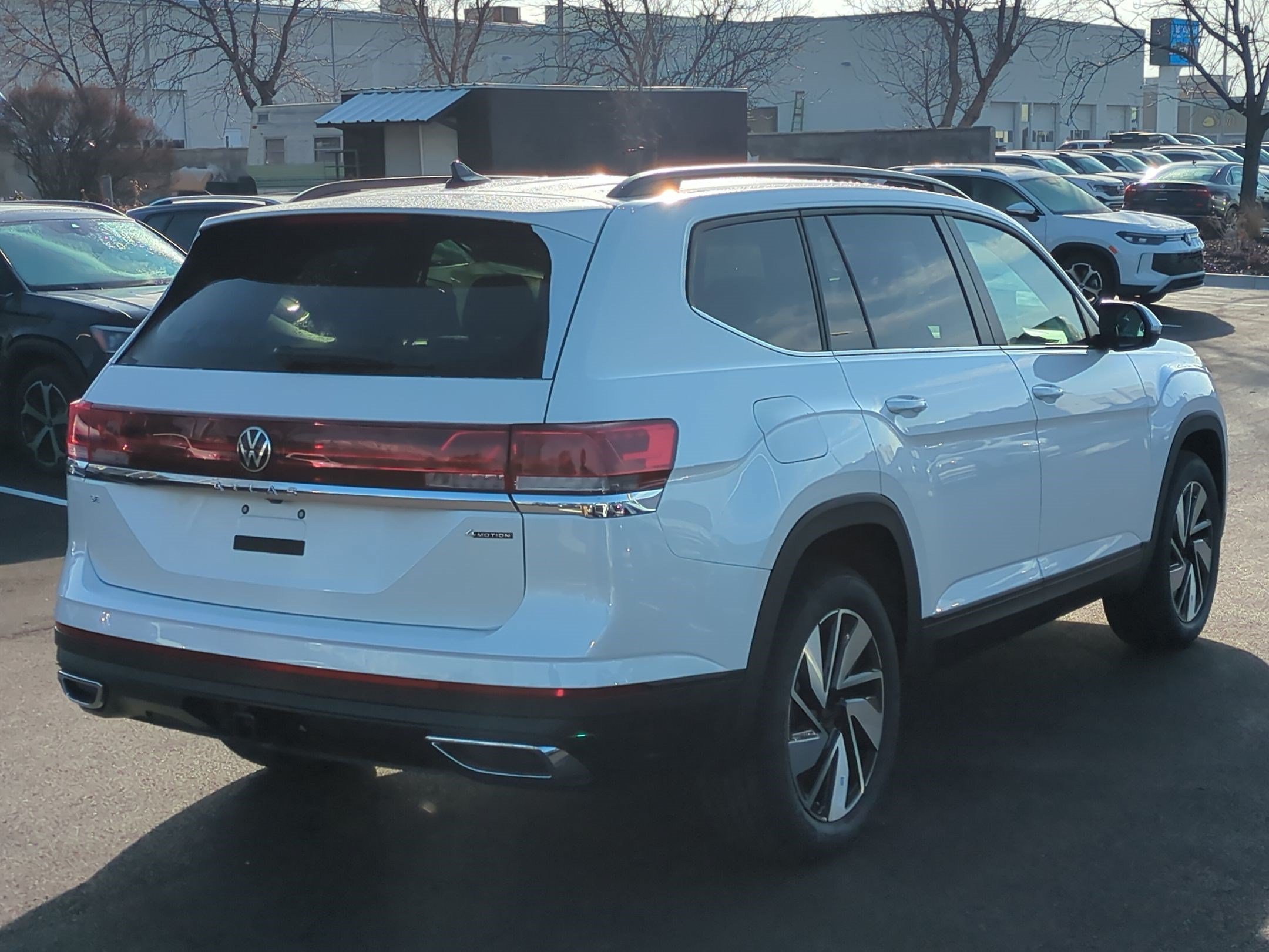 New 2026 Opal White Pearl Volkswagen 2.0T Peak Edition image 3