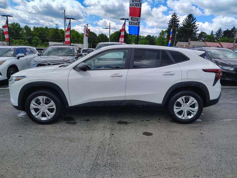 Used 2024 White Chevrolet LS image 8