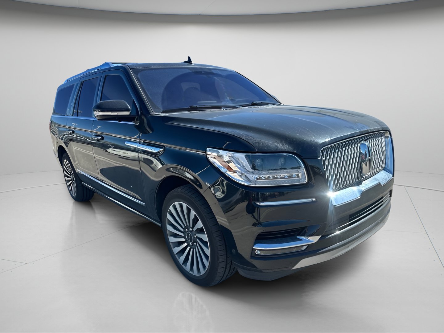 Used 2020 Black Lincoln Reserve image 2