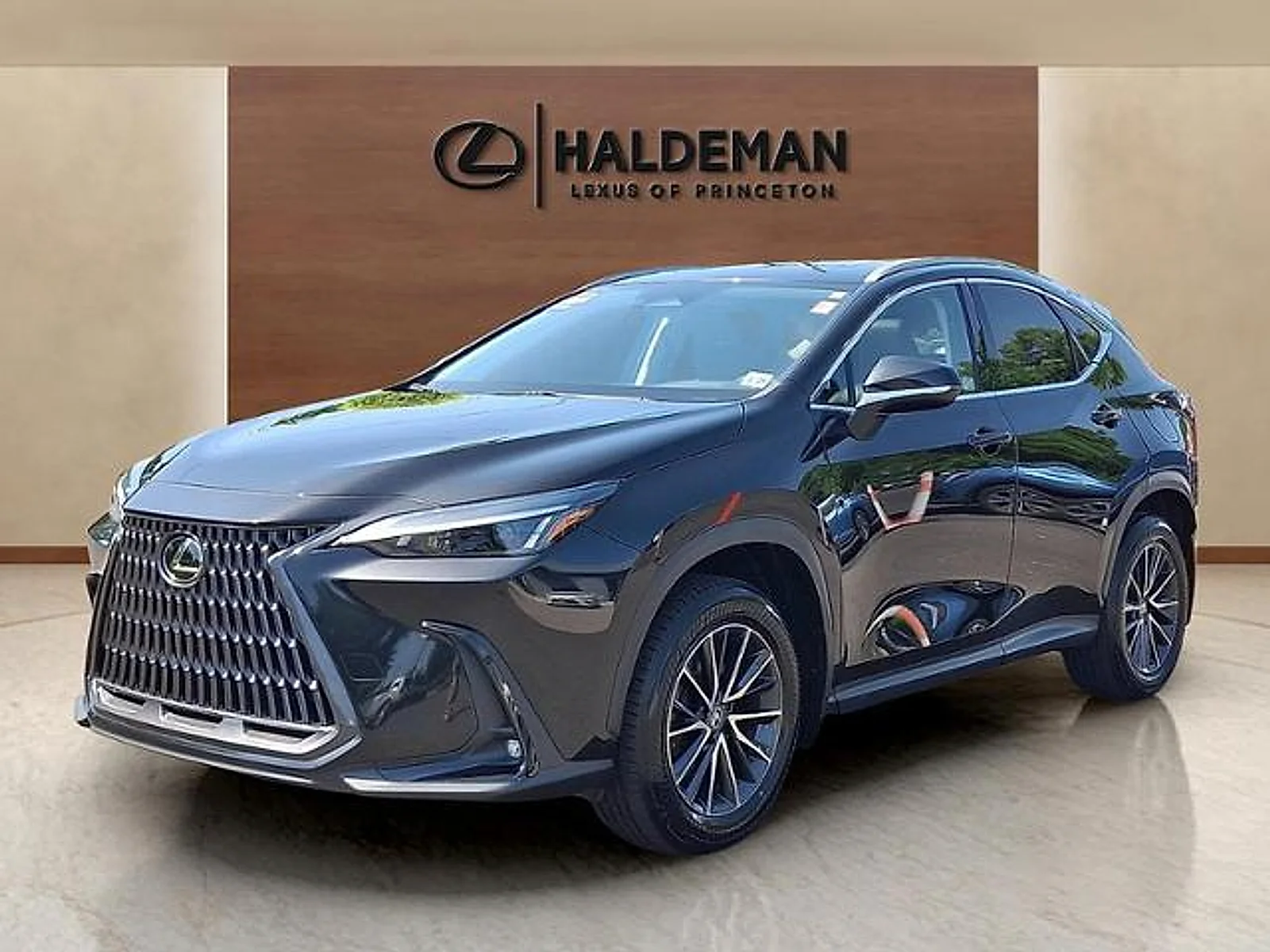 Used 2024  Lexus  image 3