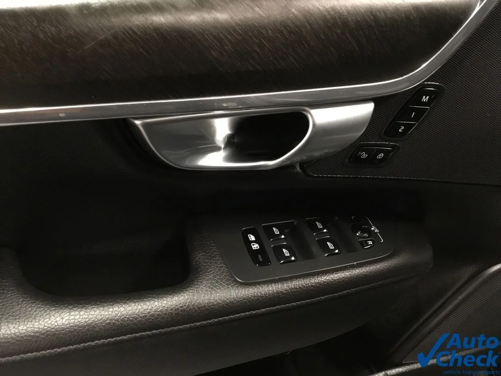 Used 2020 Black Volvo T6 AWD image 21