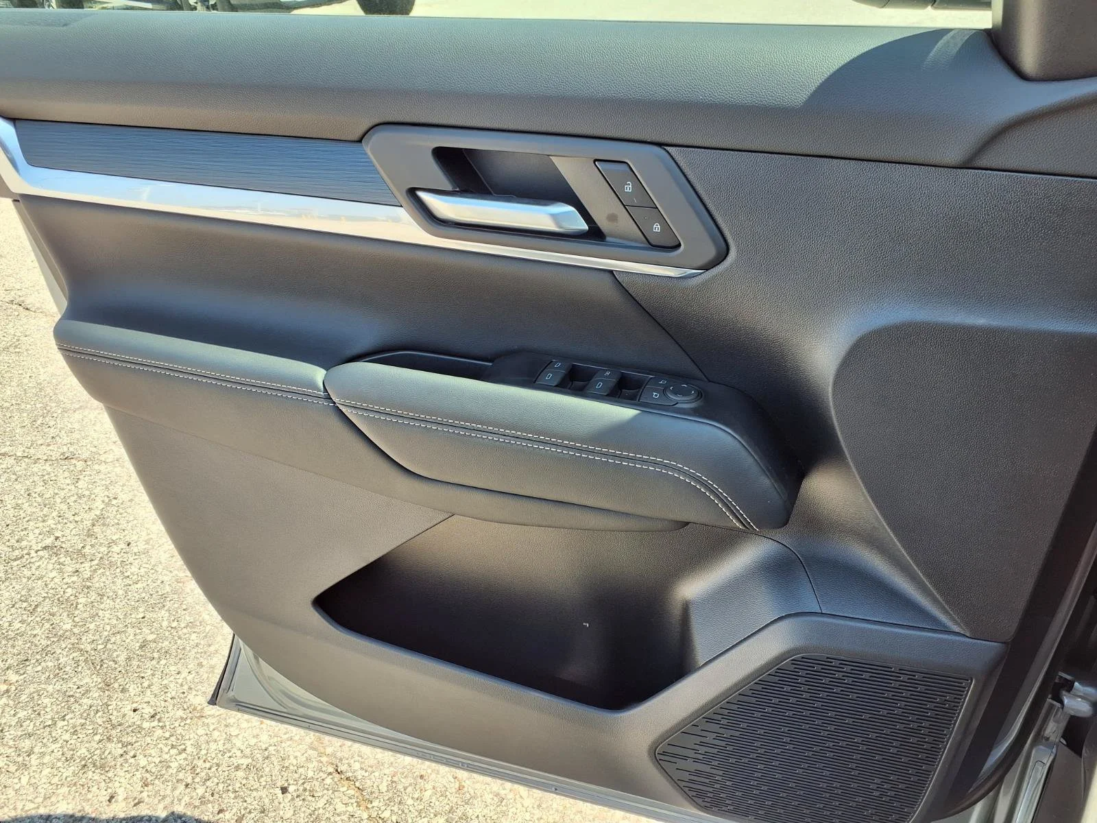 New 2027 Sterling Metallic GMC Elevation image 12
