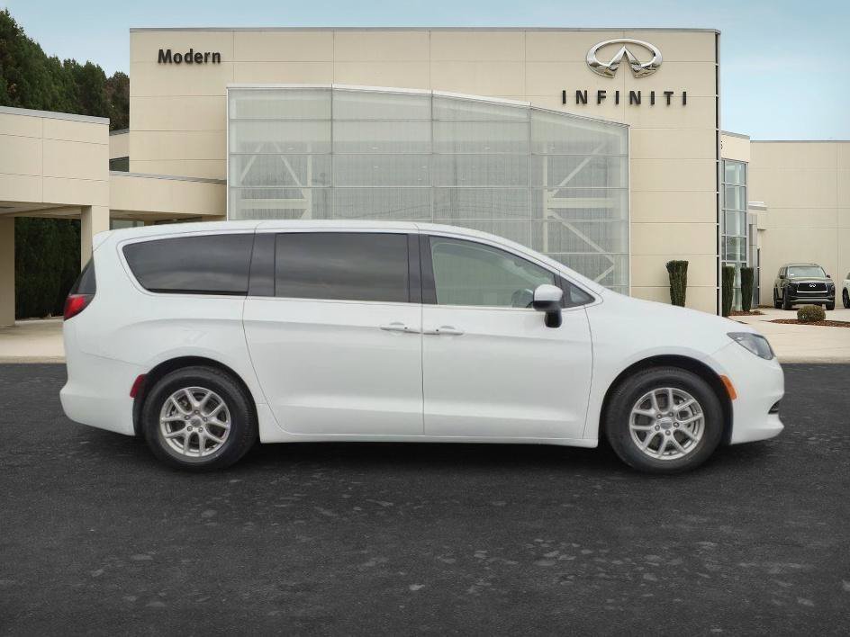 Used 2023 Bright White Clearcoat Chrysler LX image 7