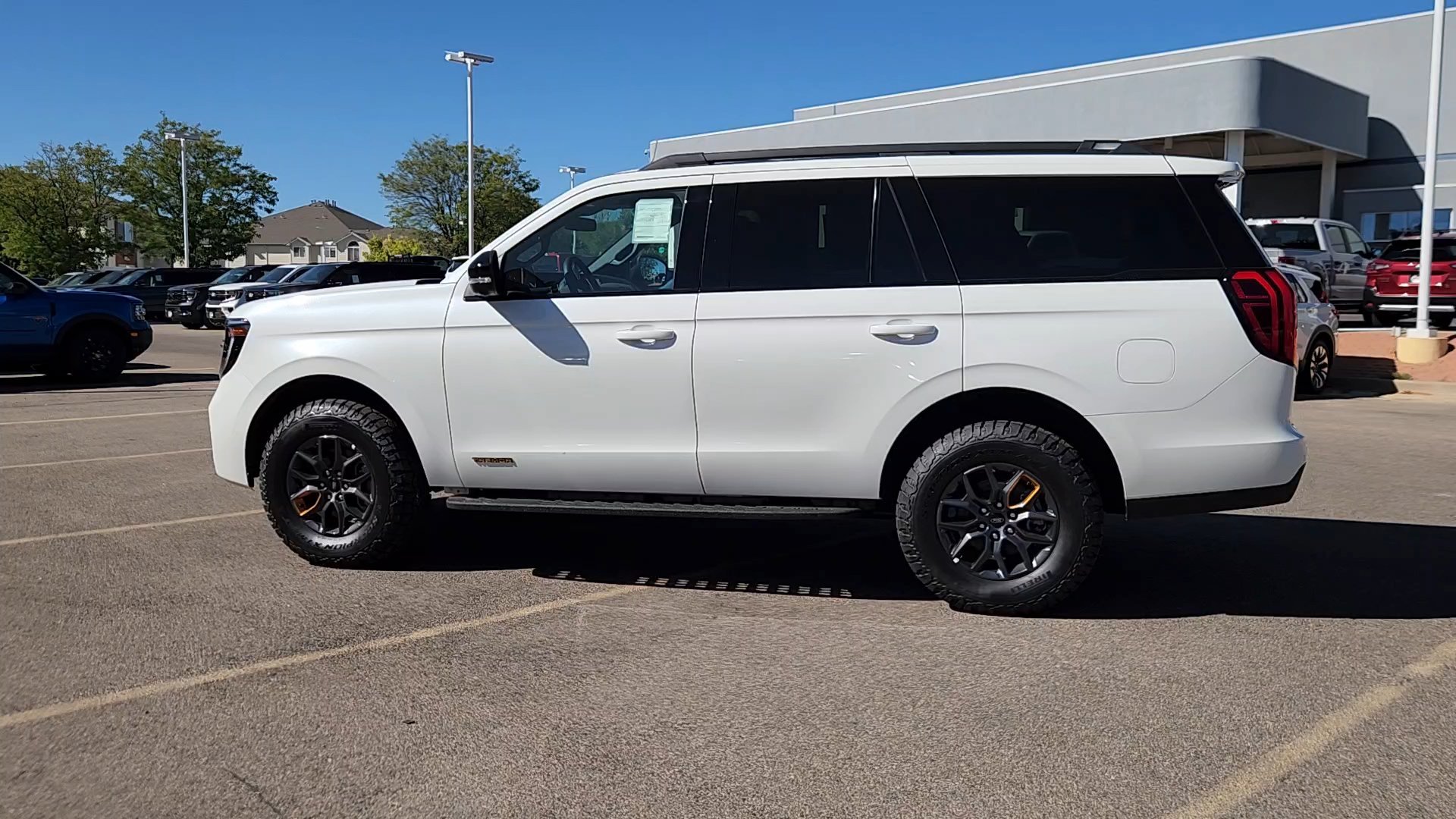 New 2027 Star White Metallic Tri-Coat Ford Tremor image 23