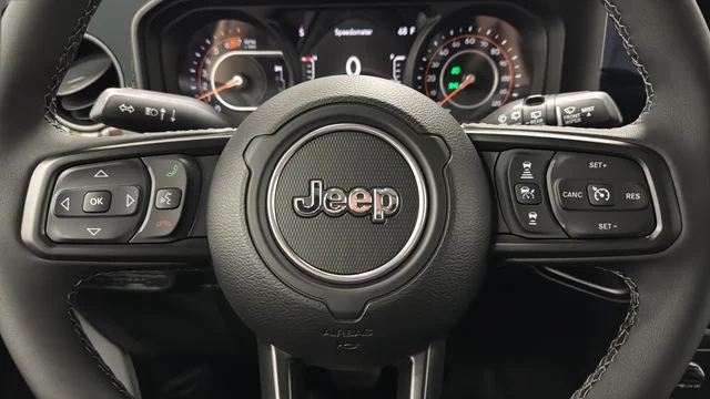 New 2026 Bright White Clear-Coat Exterior Paint Jeep 85th Anniversary Edition image 15