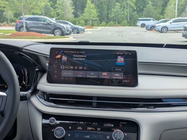 New 2027 RADIANT WHITE INFINITI Pure FWD image 19