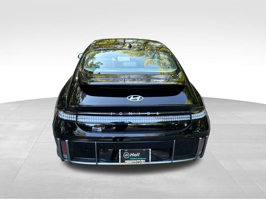Used 2024 Black Hyundai SEL image 4