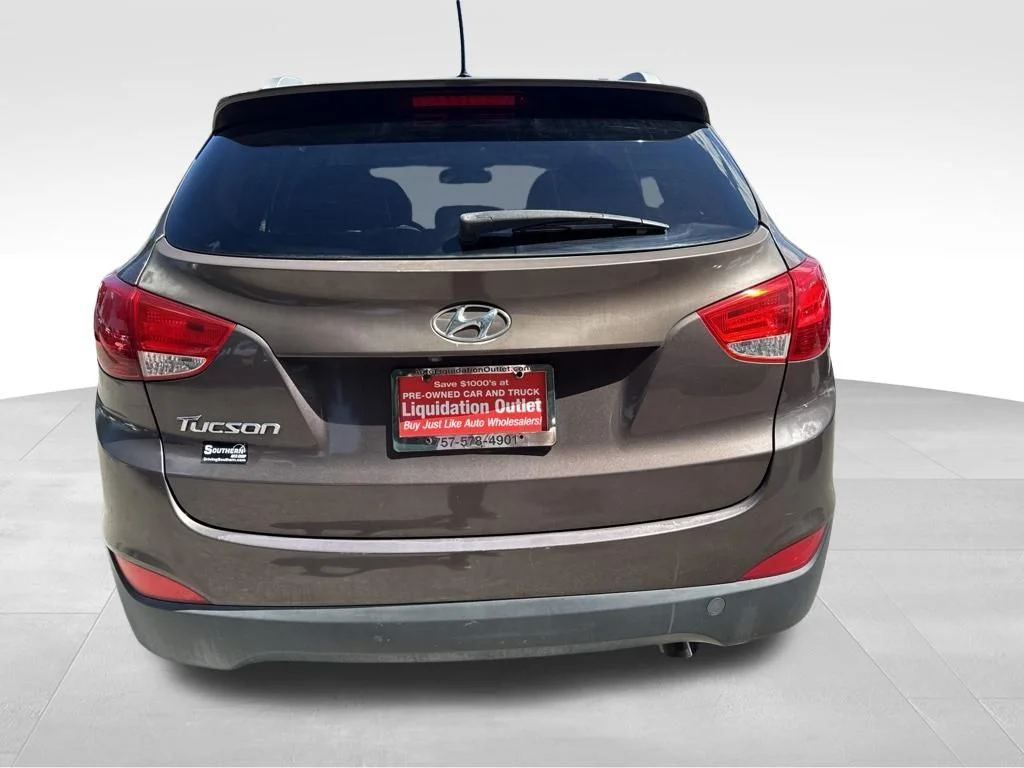 Used 2014 Brown Hyundai SE image 3