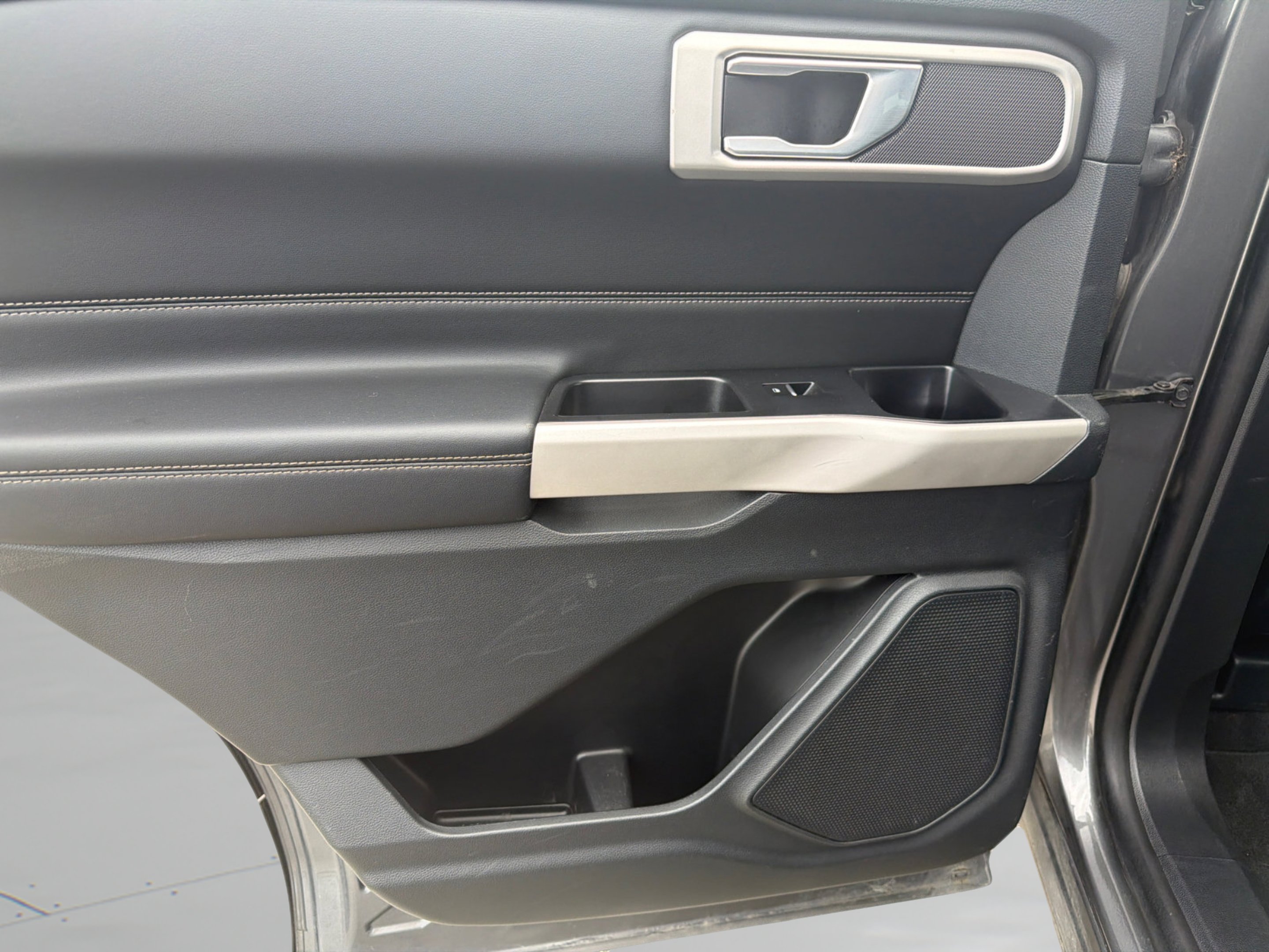 Used 2023 Gray Metallic Ford XLT image 10