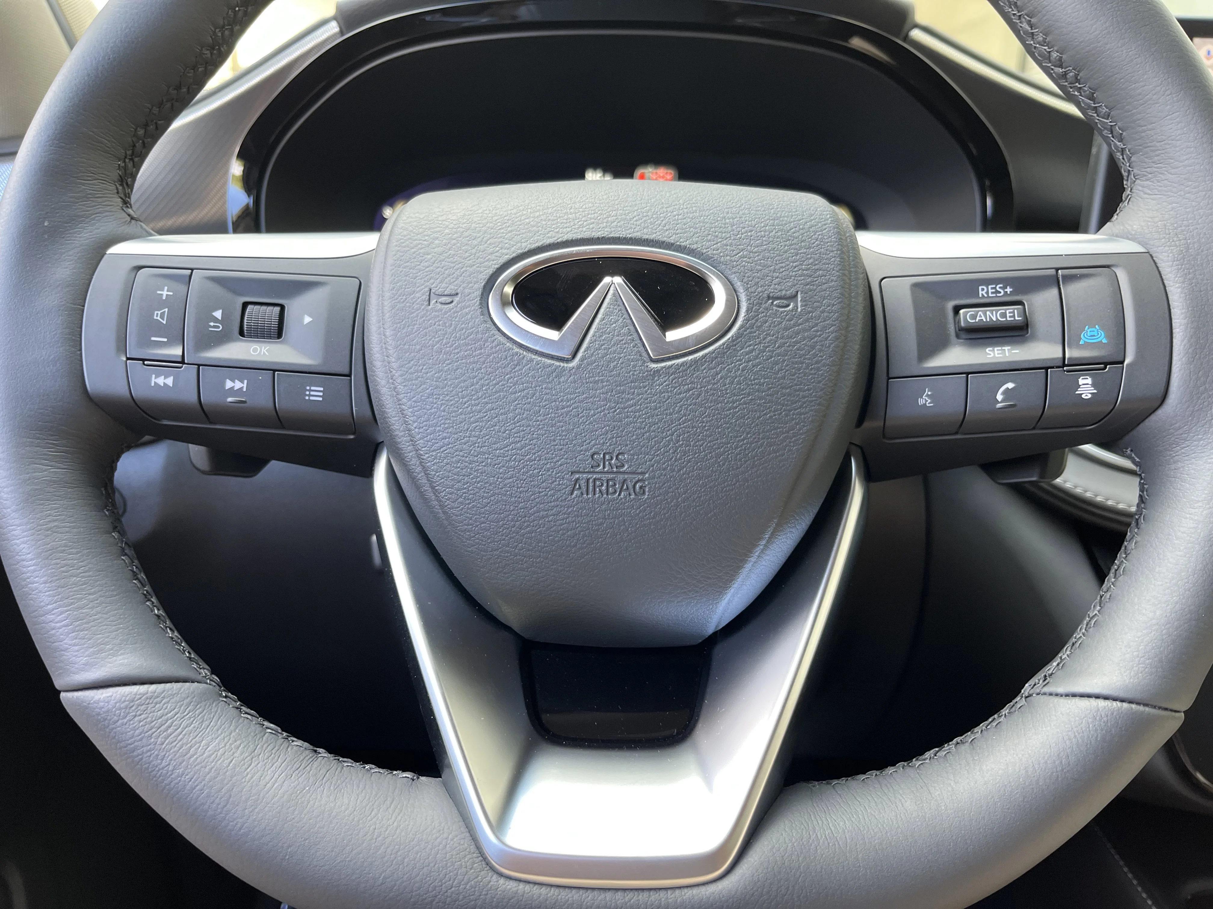 New 2027 Harbor Gray INFINITI LUXE image 23
