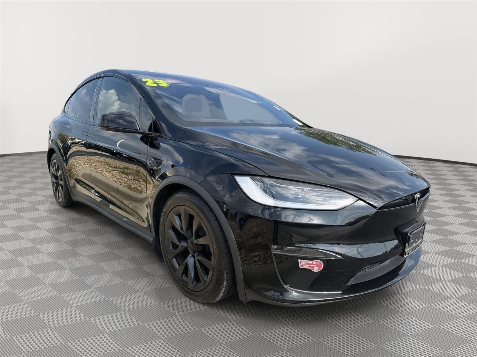 2023 Tesla Model X Long Range's photo