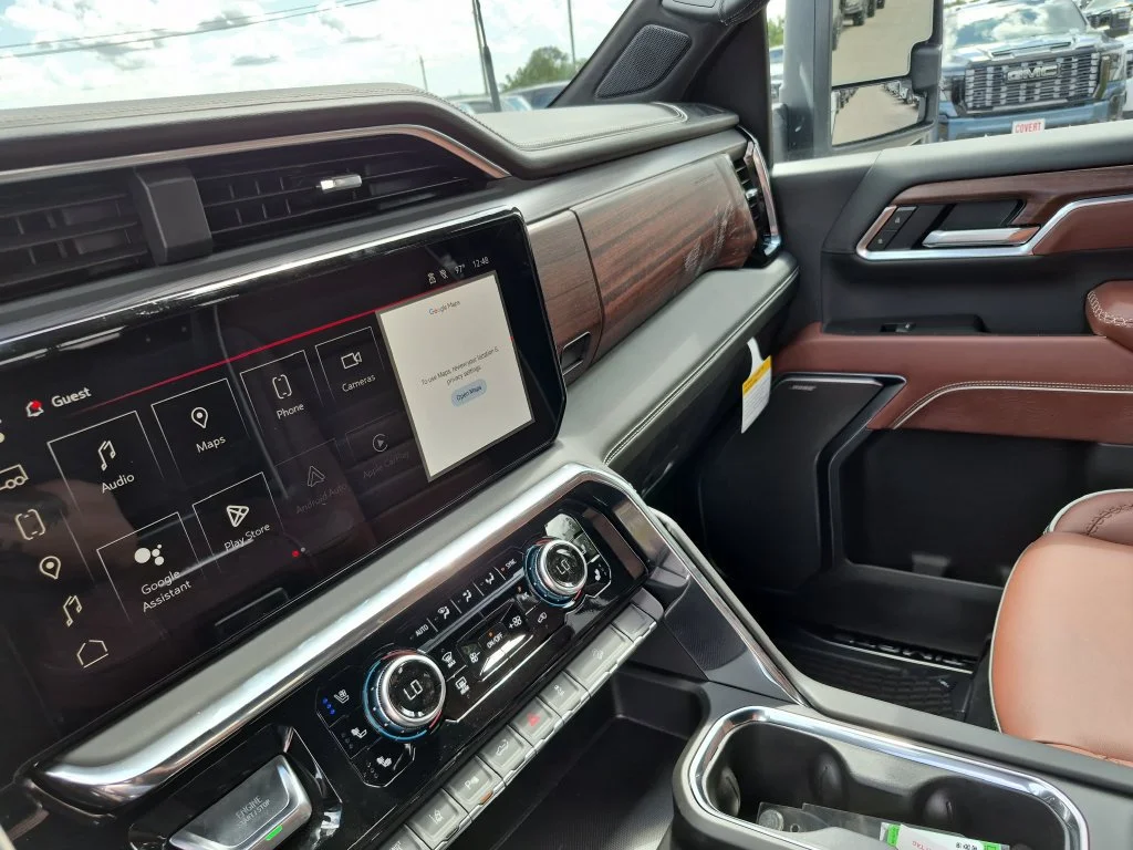 New 2026 Glacier White Tricoat GMC Denali Ultimate image 23
