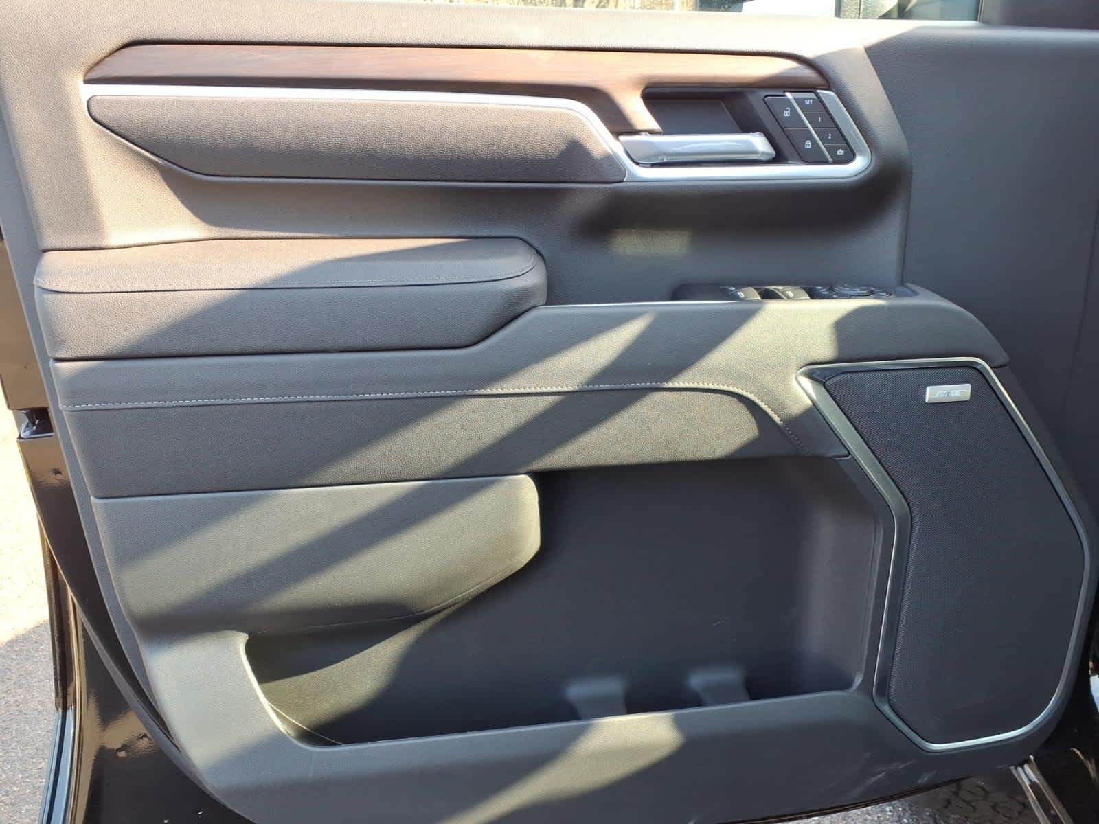 New 2026 Onyx Black GMC SLT image 10