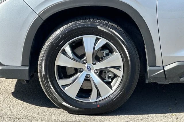 Used 2025 Silver Subaru Premium image 33