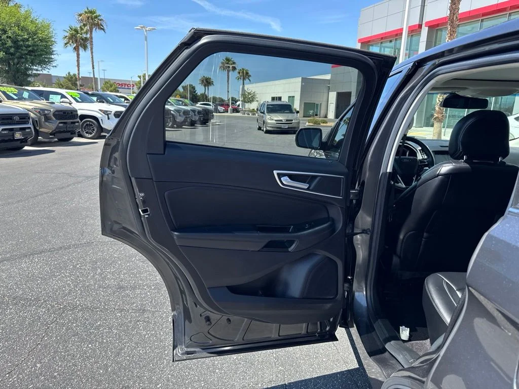 2019 Ford Edge SEL - Photo 16