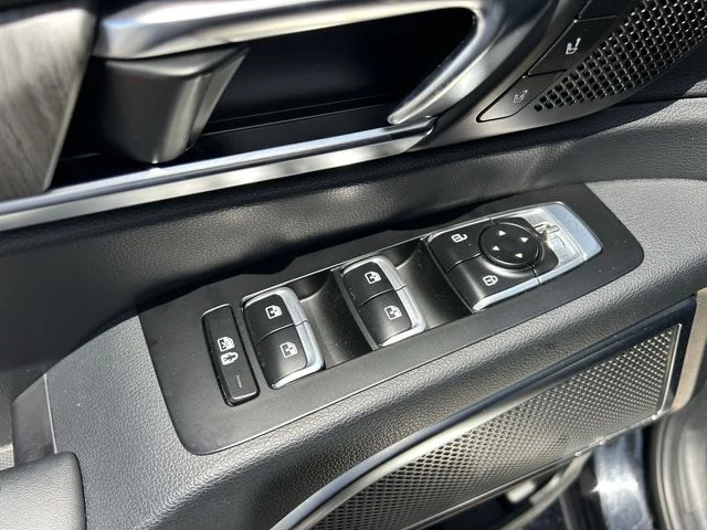 Used 2024 Black Kia SX image 24