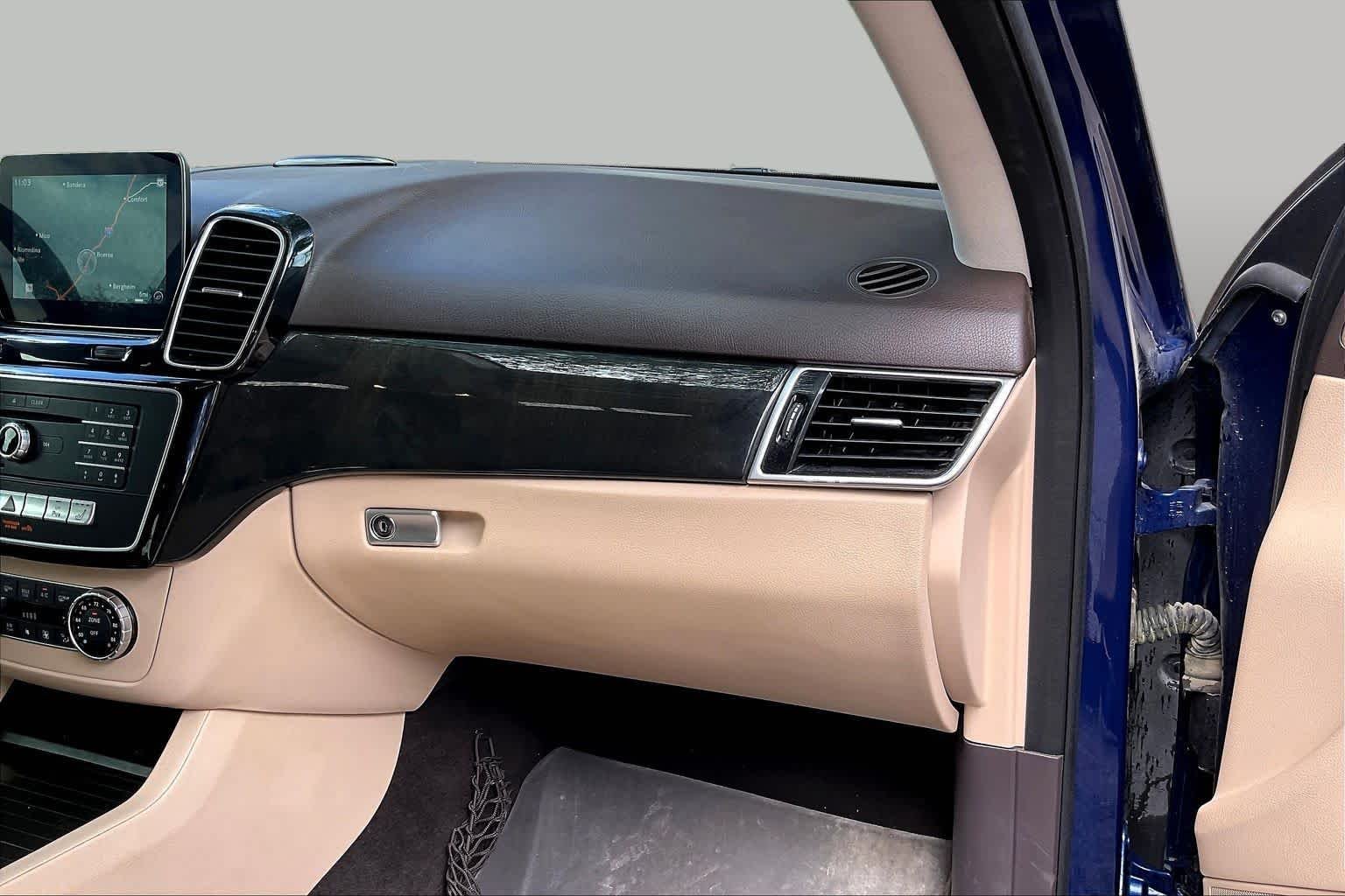 Used 2017 Brilliant Blue Metallic Mercedes-Benz GLE 350 image 18