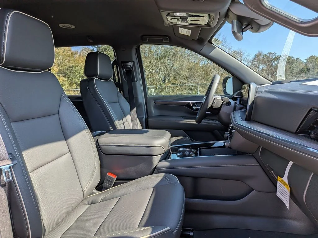 2026 Chevrolet Suburban Premier - Photo 32