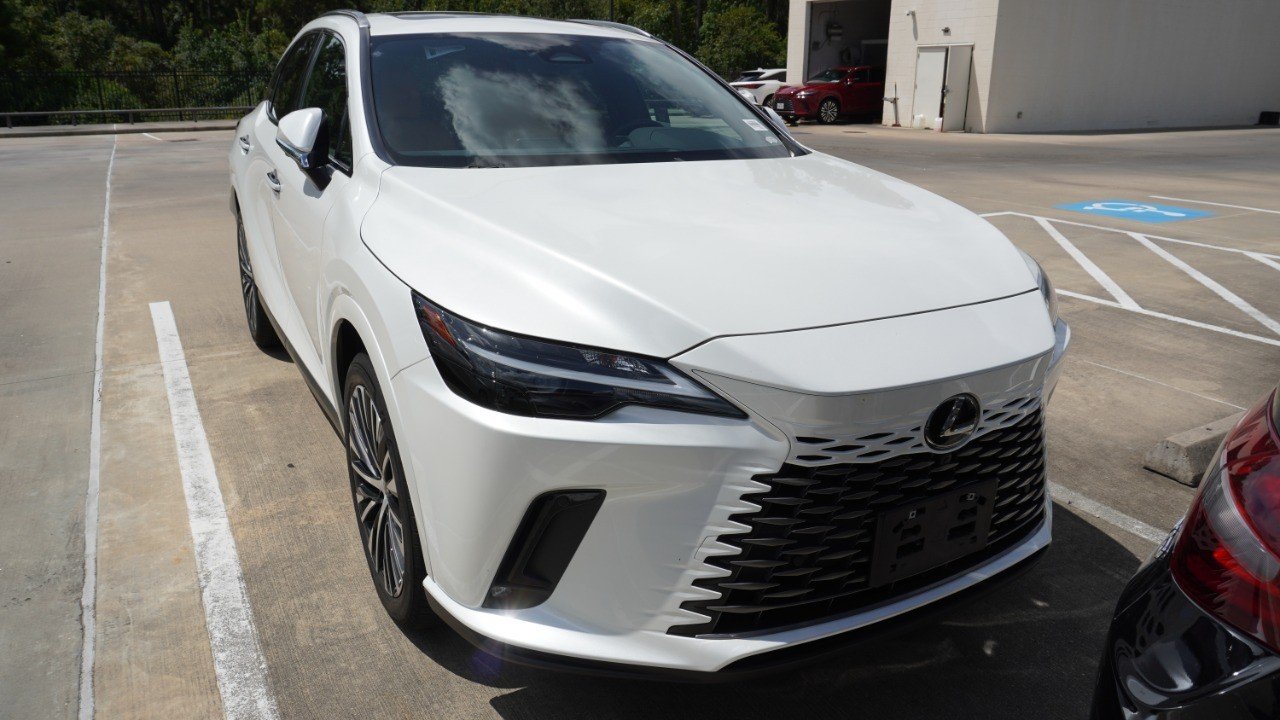 Used 2025 White Lexus RX 350 Premium image 2