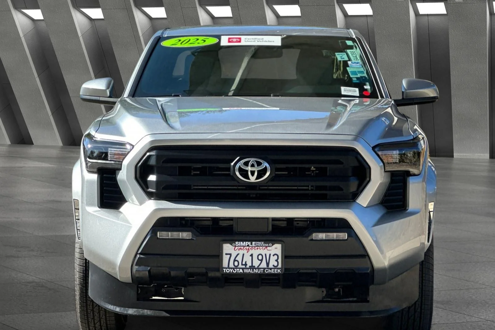 2025 Toyota Tacoma SR5 - Photo 15