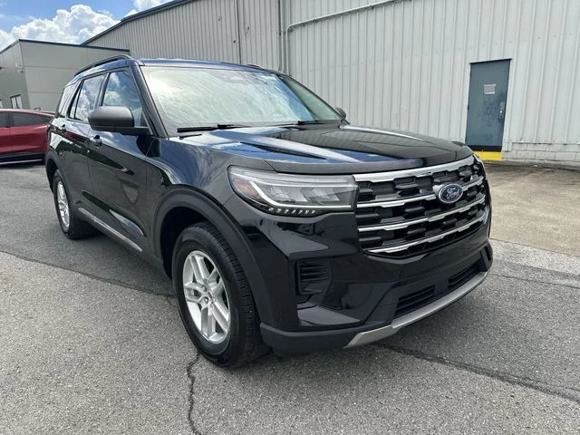 Used 2025 Black Ford Active image 11