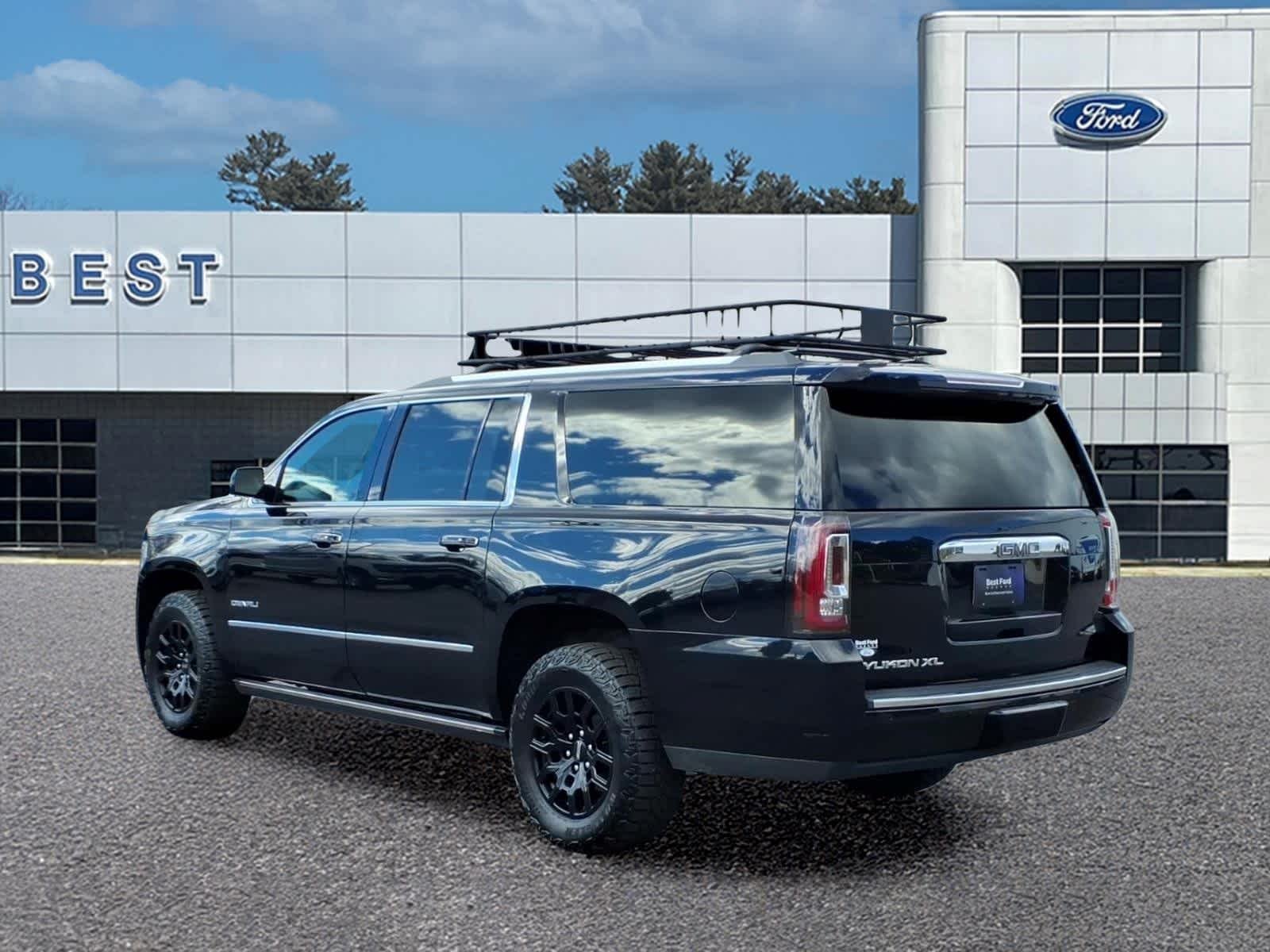 Used 2017 Onyx Black GMC Denali image 4