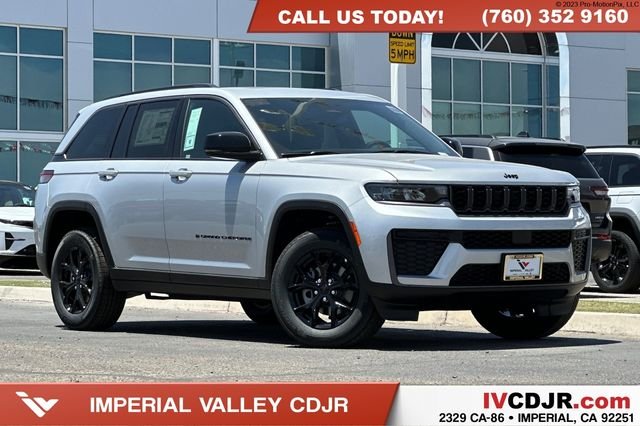 2026 Jeep Grand Cherokee Laredo Altitude