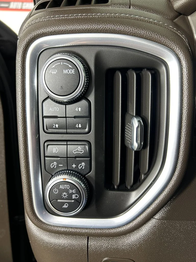 Used 2021 Black GMC Denali image 13