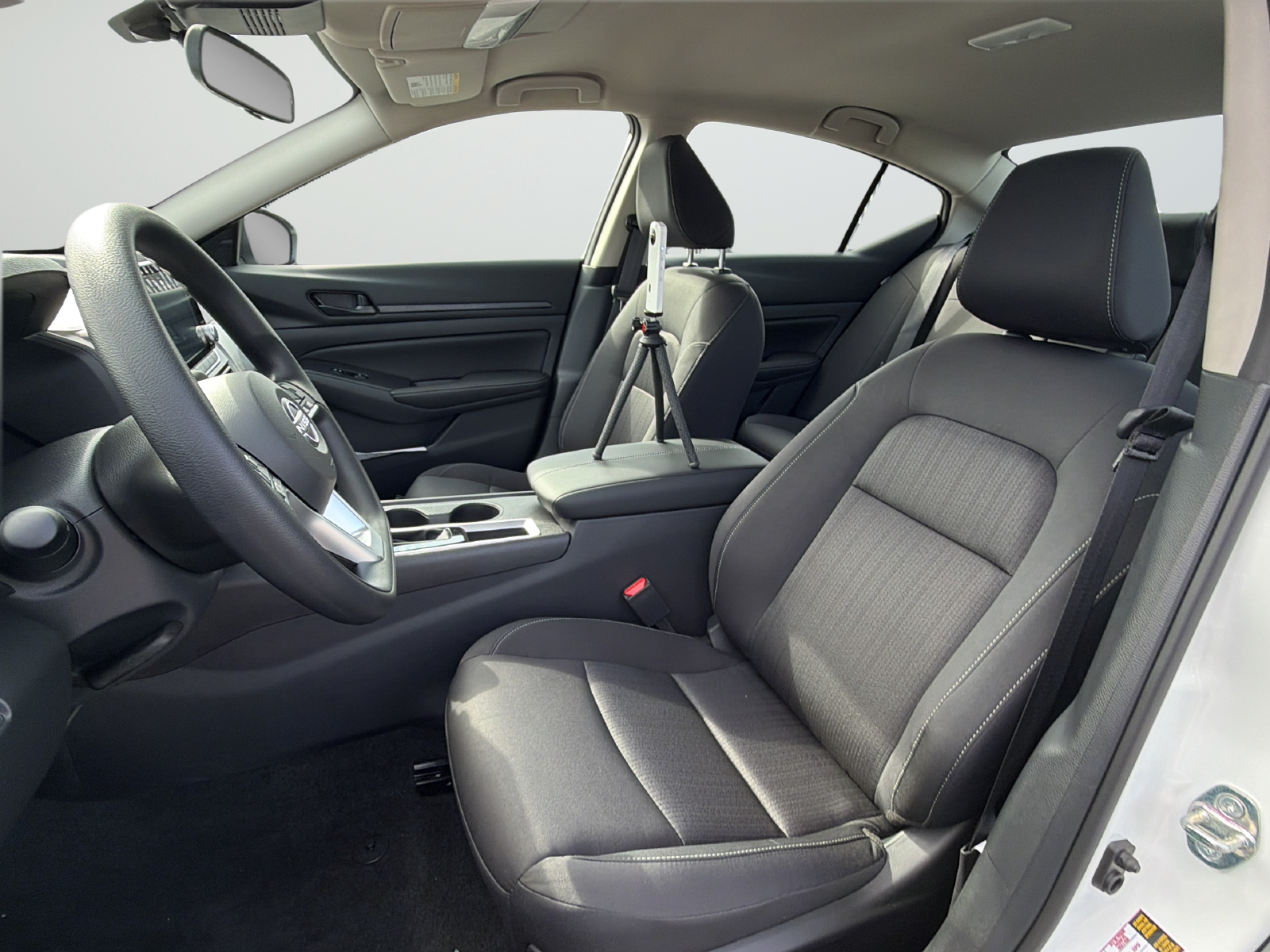 New 2026 White Nissan 2.5 SV image 32