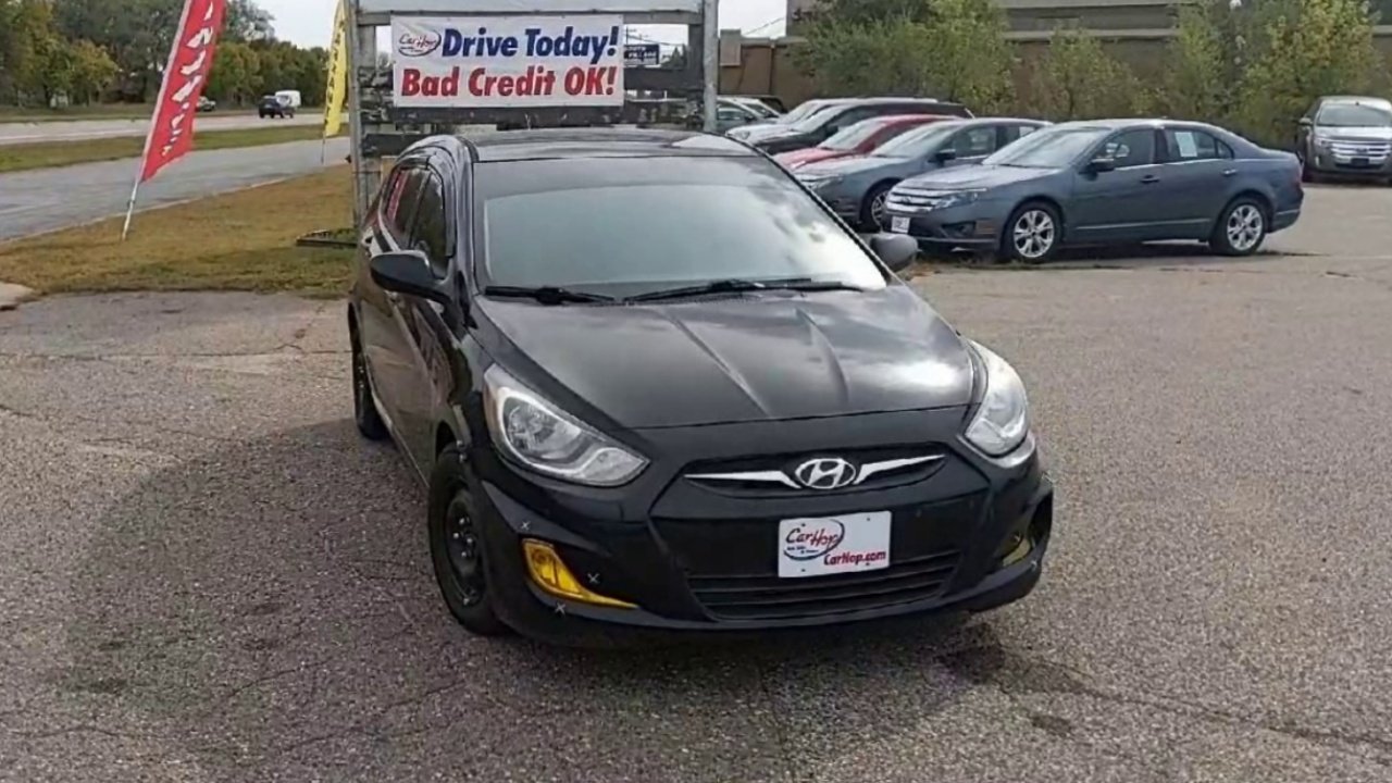 2014 Hyundai Accent GS photo 2